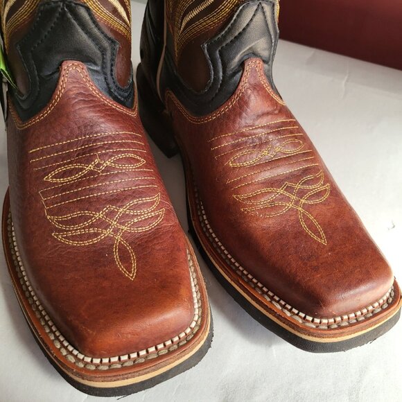 NEW WOMANS CHEYENNE LEATHER WESTERN RODEO COWBOY BOOTS SZ 9 - Picture 5 of 13
